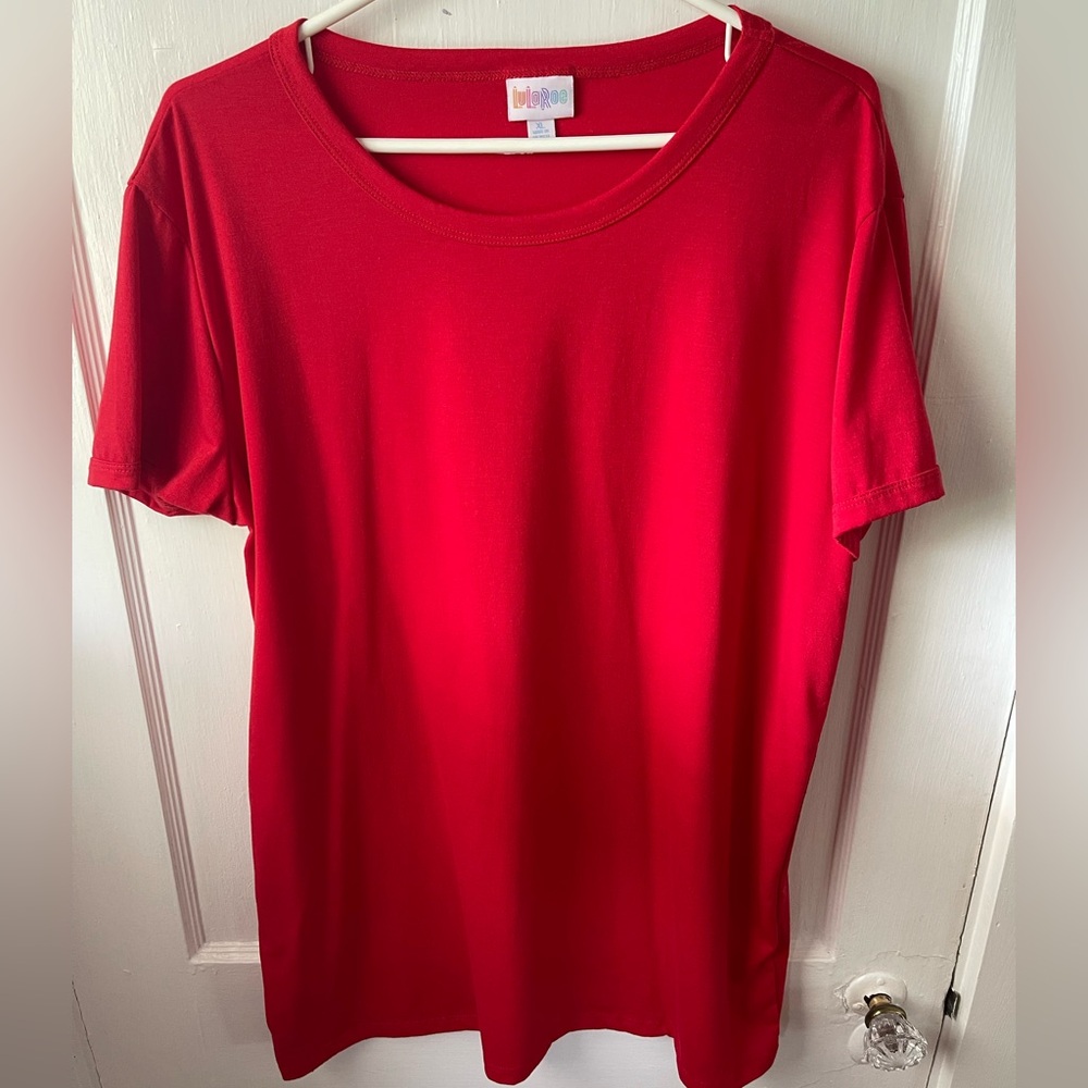 Red Women's Tee, Lularoe, size XL, never worn